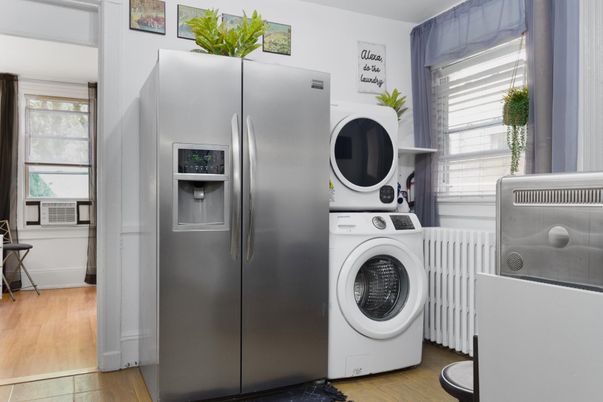 Interior, Utility Closets, Washer, Wood Texture Flooring