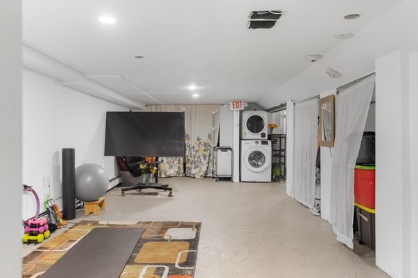 Fitness Equipment, Interior, Recessed Lighting, Utility Closets, Washer