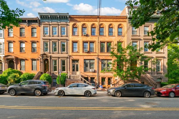 Exterior, Facade, Brownstone