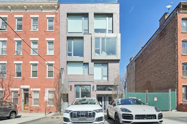Exterior, Facade, Brick Facade, Rowhouse