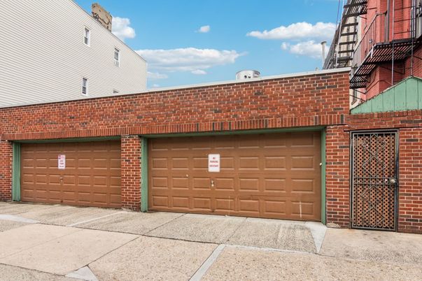 Detached Garage, Exterior