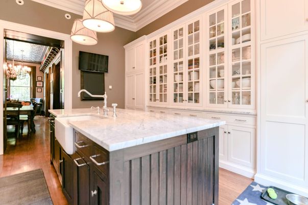 Chandelier, Dining room, Interior, Kitchen, Pendant Lights, Recessed Lighting, Wood Texture Flooring