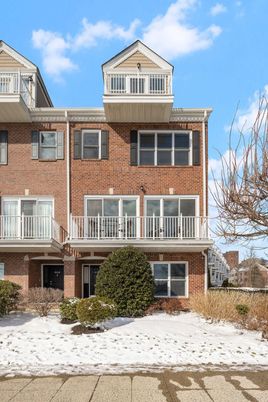 Exterior, Facade, Brick Facade, Rowhouse