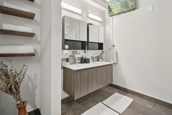 Bathroom, Dual Sink Vanities, Interior