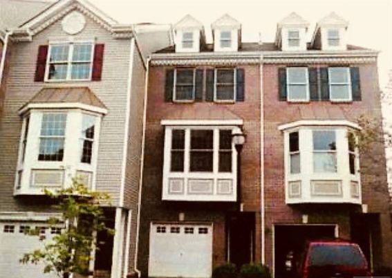 Exterior, Facade, Brick Facade, Rowhouse
