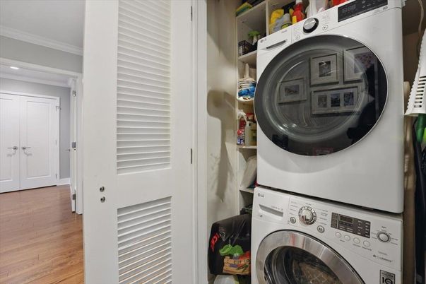 Interior, Utility Closets, Washer, Wood Texture Flooring