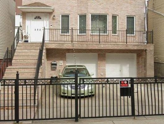 Exterior, Facade, Brick Facade, Rowhouse
