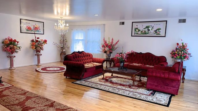 Chandelier, Interior, Living room, Recessed Lighting, Wood Texture Flooring