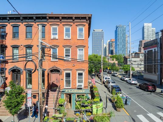 Exterior, Facade, Brick Facade, Rowhouse
