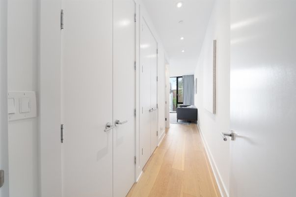 Interior, Recessed Lighting, Wood Texture Flooring