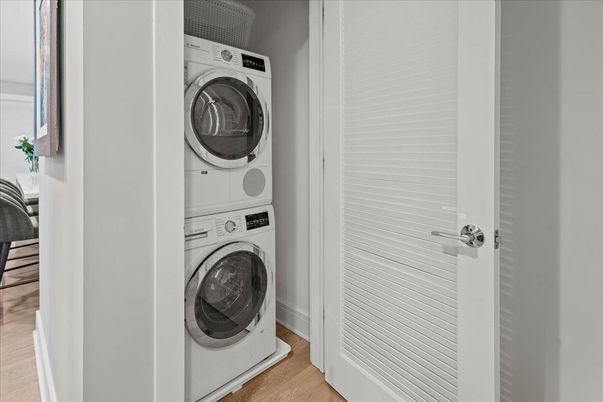 Interior, Utility Closets, Washer, Wood Texture Flooring