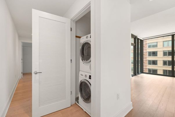 Interior, Utility Closets, Washer, Wood Texture Flooring