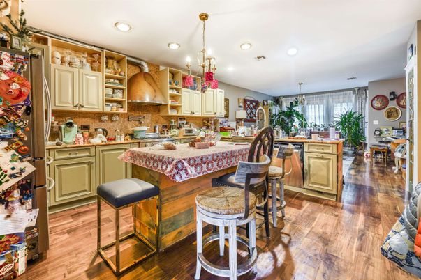 Dining room, Interior, Kitchen, Pendant Lights, Recessed Lighting, Wood Texture Flooring