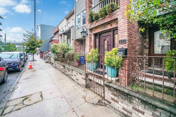 Exterior, Facade, Brick Facade, Rowhouse
