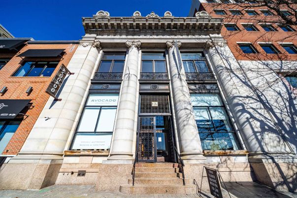 Exterior, Facade, Rowhouse