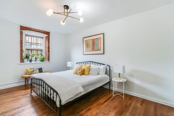 Bedroom, Interior, Pendant Lights, Wood Texture Flooring