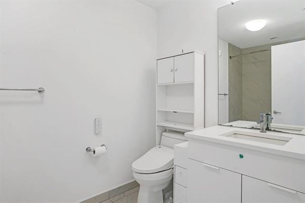 Bathroom, Interior, Marble Walls, Recessed Lighting