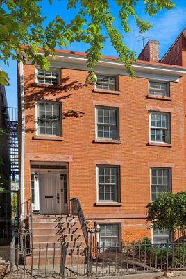 Exterior, Facade, Brick Facade, Rowhouse