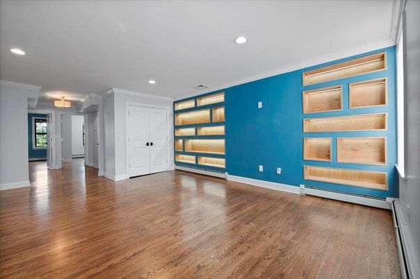 Empty room, Interior, Recessed Lighting, Wood Texture Flooring