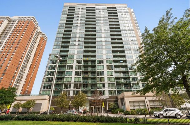 Exterior, Facade, Highrise
