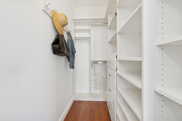 Interior, Walk-in Closets, Wood Texture Flooring