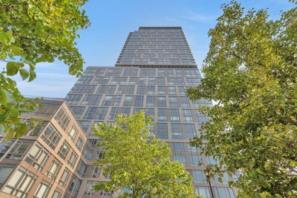 Exterior, Facade, Highrise