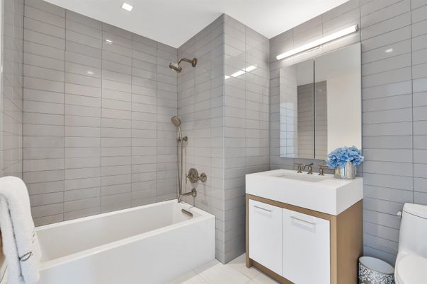 Bathroom, Interior, Recessed Lighting