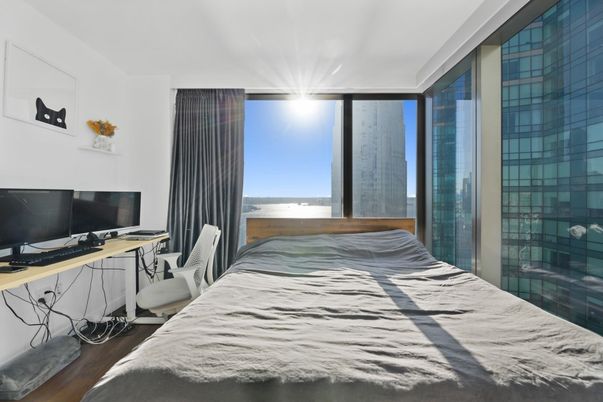 Bedroom, Interior, Water