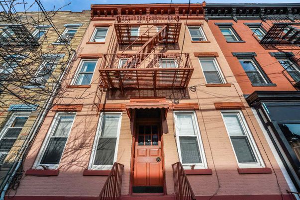 Exterior, Facade, Rowhouse