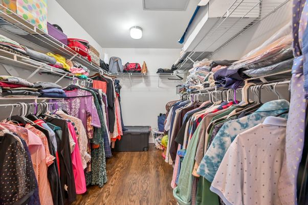 Interior, Walk-in Closets, Wood Texture Flooring