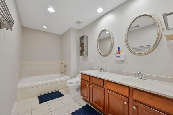 Bathroom, Dual Sink Vanities, Interior, Recessed Lighting
