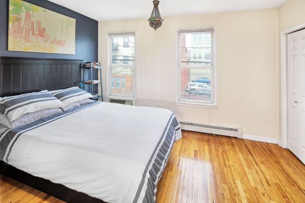 Bedroom, Interior, Pendant Lights, Wood Texture Flooring