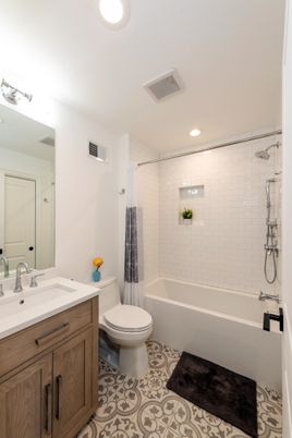 Bathroom, Interior, Recessed Lighting
