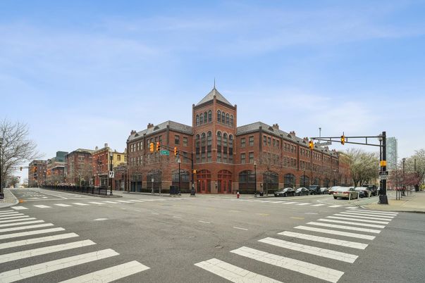 Exterior, Facade, Chicago School