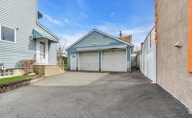 Detached Garage, Exterior