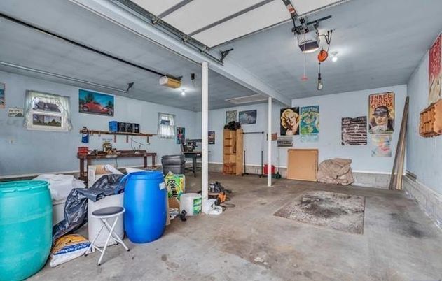 Garage, Interior