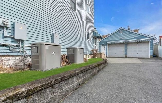 Detached Garage, Exterior