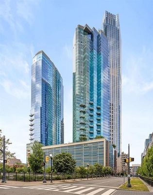 Exterior, Facade, Highrise