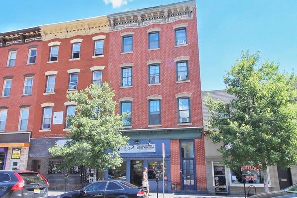 Exterior, Facade, Brick Facade, Rowhouse