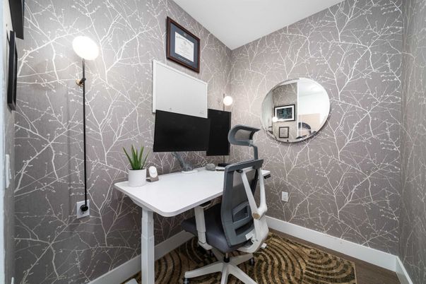 Home Office, Interior