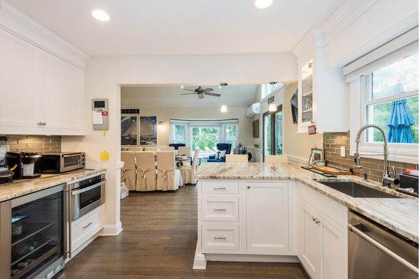 Dining room, Interior, Kitchen, Living room, Pendant Lights, Recessed Lighting, Stainless Steel Appliances, Wood Texture Flooring