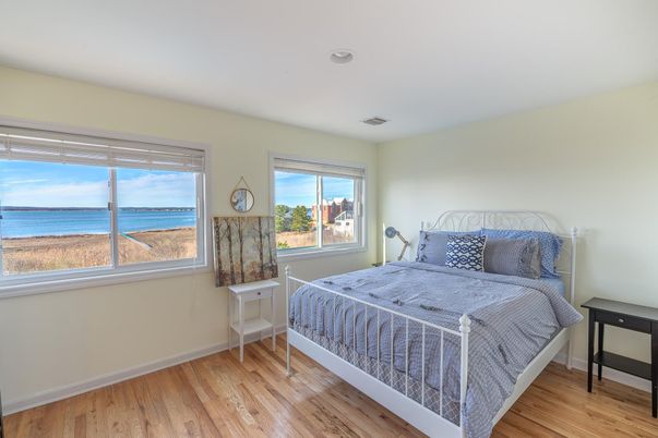 Bedroom, Interior, Recessed Lighting, Water, Wood Texture Flooring