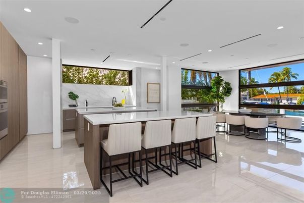 Dining room, Interior, Kitchen, Marble Walls, Recessed Lighting