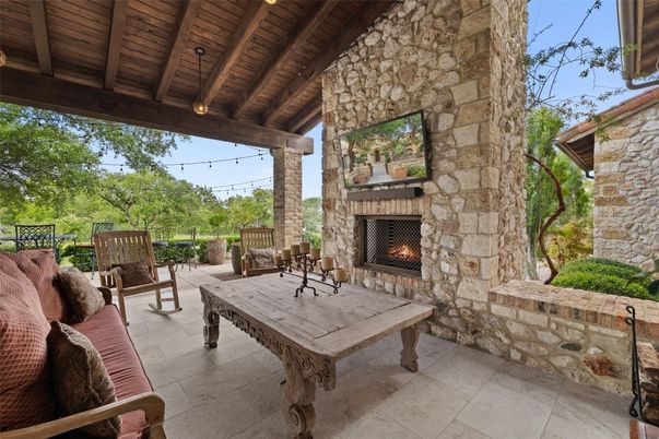 Exterior, Fireplace