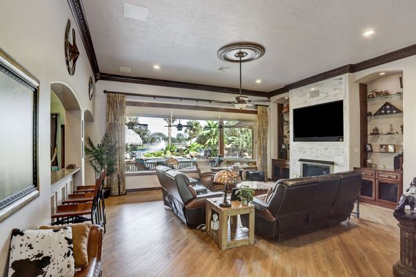 Fireplace, Interior, Living room, Recessed Lighting, Wood Texture Flooring