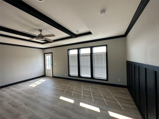 Empty room, Interior, Recessed Lighting, Wood Texture Flooring