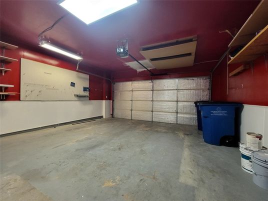 Garage, Interior