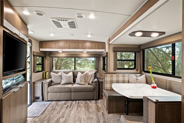 Interior, Projection Screen, Recessed Lighting, Wood Texture Flooring