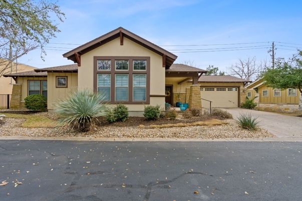 Attached, Exterior, Facade, Ranch