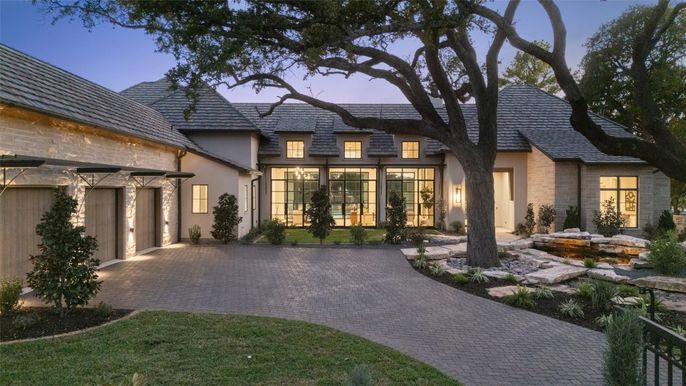 Backyard, Exterior, Facade, French Provincial